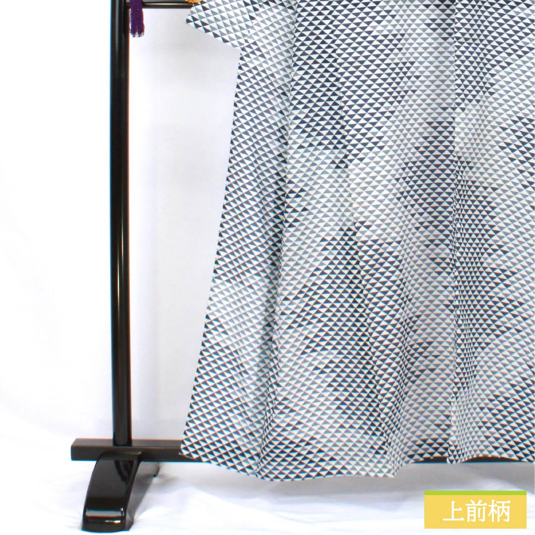 夏物 ポリエステル 小紋 身丈159cm 裄丈65.5cm 鱗 洗える着物 絽 Sランク 白系 1132002302311