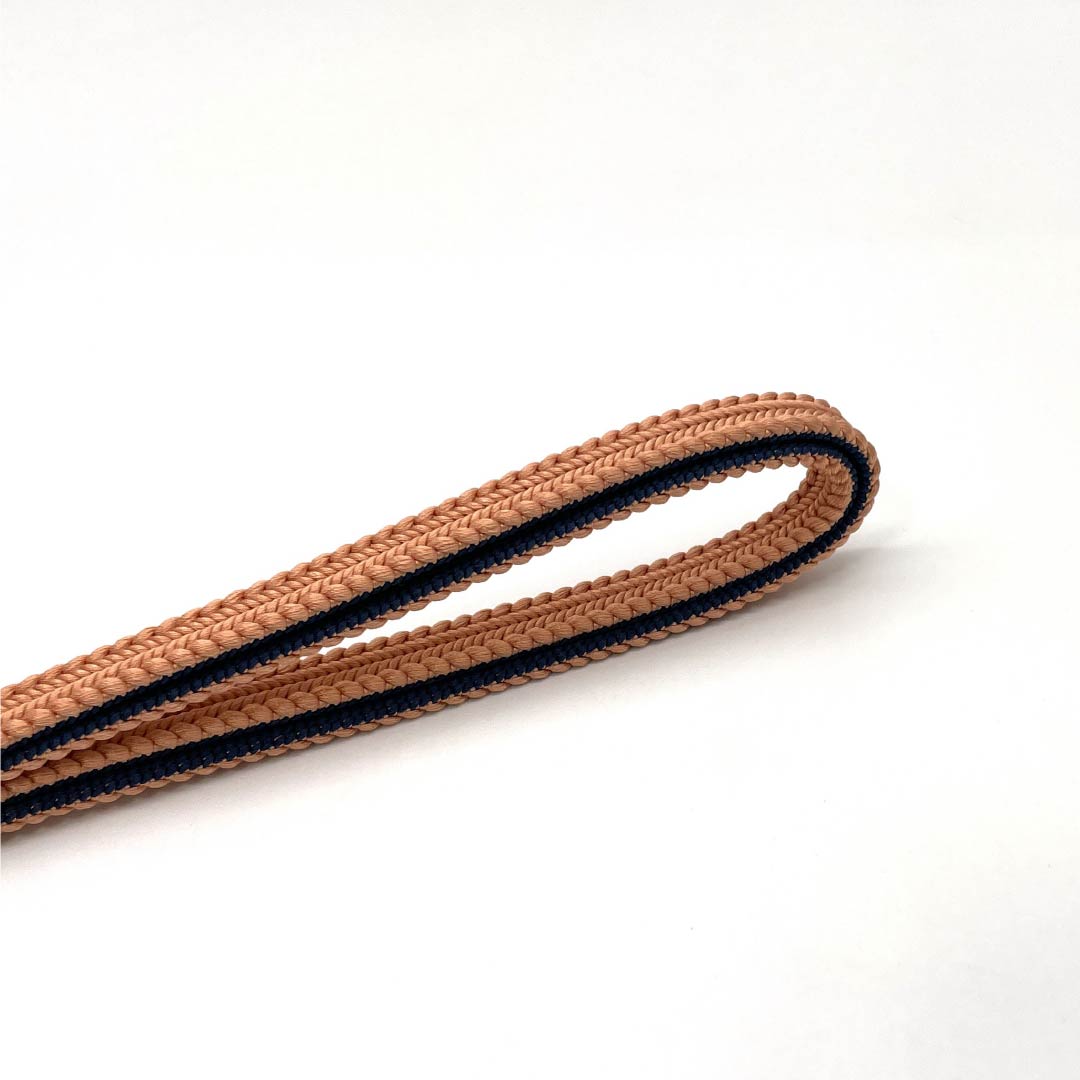 (新品)帯締め 正絹 NEWランク 三分紐 鮭色（さけいろ） 帯留め用   長さ約122cm 幅約0.9cm カジュアル ピンク系 1135005831313