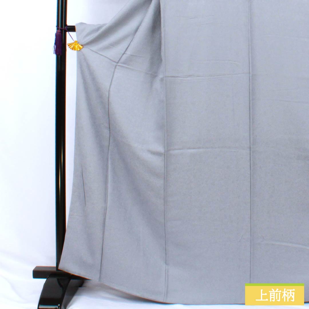 Solid-colored silk kimono, Grade A, length 165cm, sleeve length 65.5cm, light dull color (usunibiiro) with floral motifs and pearl-tone finish, lined, gray-based, product number 1114002483522