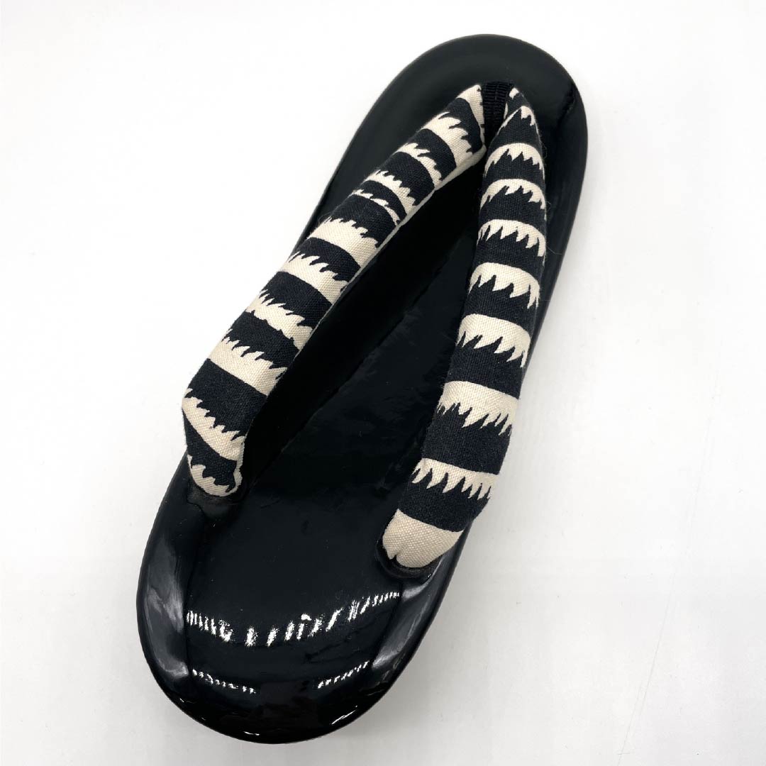 (Like New) Synthetic Leather Zori Sandals, Casual, Monotone Striped, Length 23.5cm, Size M, Black, Item Number 1122001361310