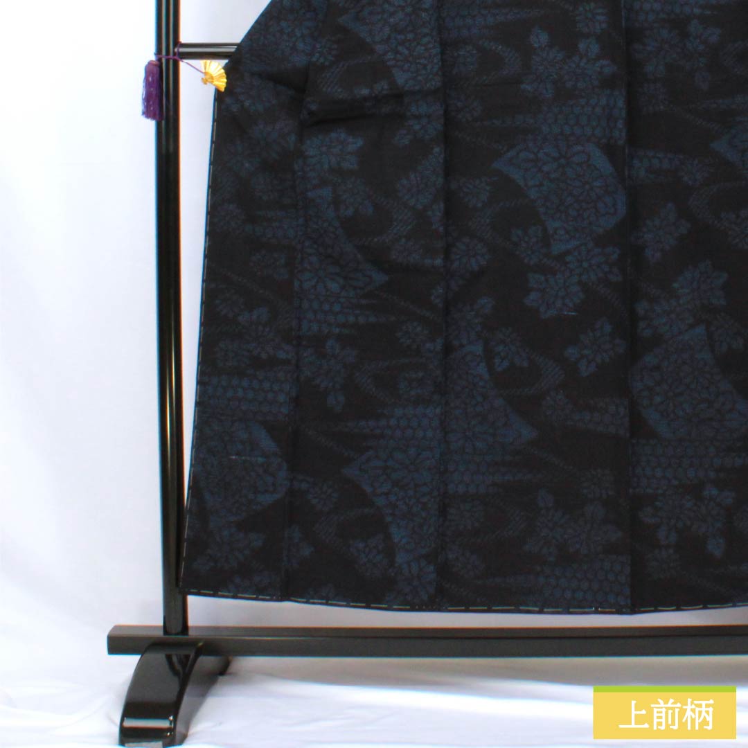 紬 正絹 Aランク 身丈156cm 裄丈62cm 濃紺色（のうこんいろ） 結城紬 真綿 抽象模様 袷 紺系 1116004473318