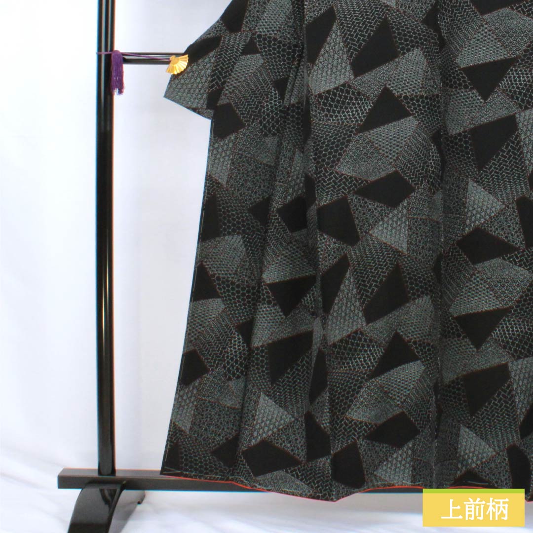 小紋 ポリエステル Sランク 身丈157cm 裄丈62cm 袷 割付文様 洗える着物 しつけ糸付き 黒系 1115007442310