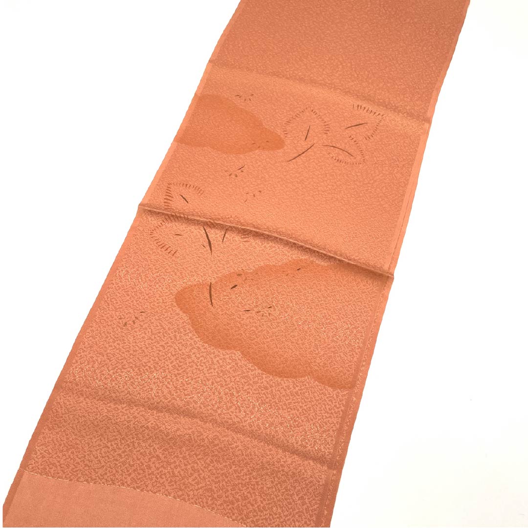 （新古品） 帯揚げ 正絹 フォーマル 赤支子色（あかくちなしいろ） 雲取り 抽象模様 新古品 長さ約164cm 幅約30cm Sランク 橙系 1136000202926