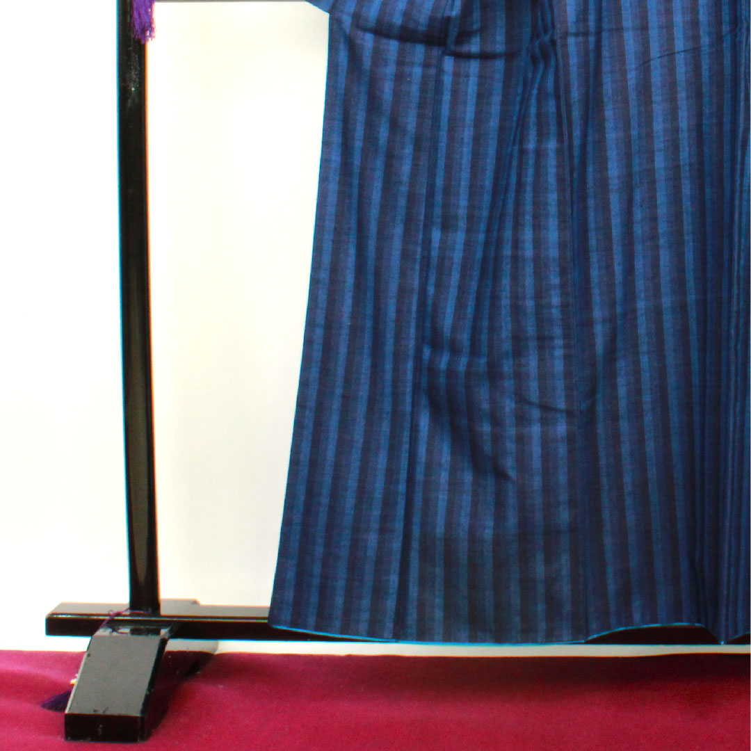 紬 身丈158.5cm 裄丈62.5cm 真綿 縞 正絹 Aランク 袷 紺系 1116002113318
