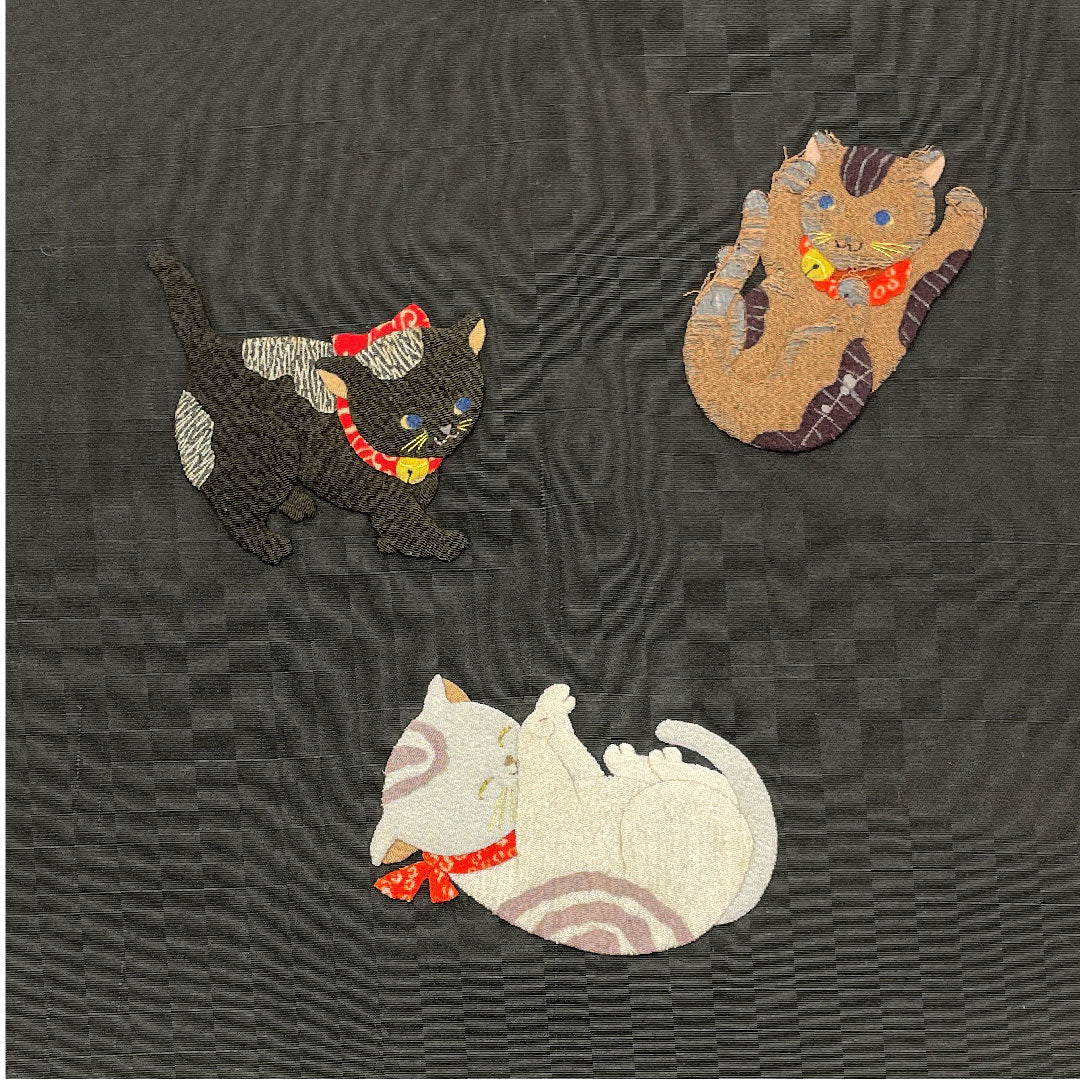 黒ネコの名古屋帯歳末お値下げ¥28000→¥25000- 名古屋帯 未使用 正絹 塩瀬 染め帯 九寸 手描き 黒 黒猫 黒ねこ 鈴