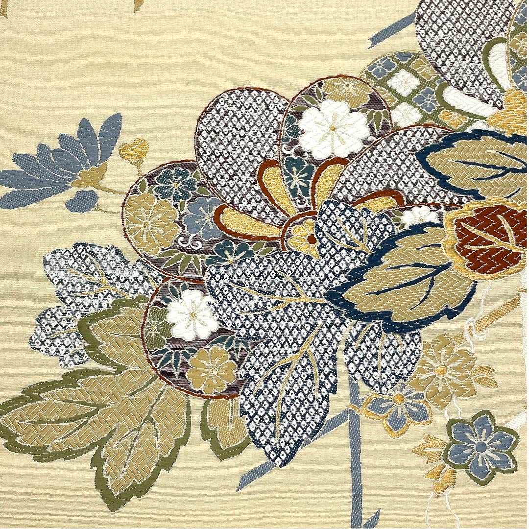 袋帯 薄卵色（うすたまごいろ） 華文 花菱 岡文織物 帯丈434cm 正絹 Sランク 六通 フォーマル クリーム系 1123006752315