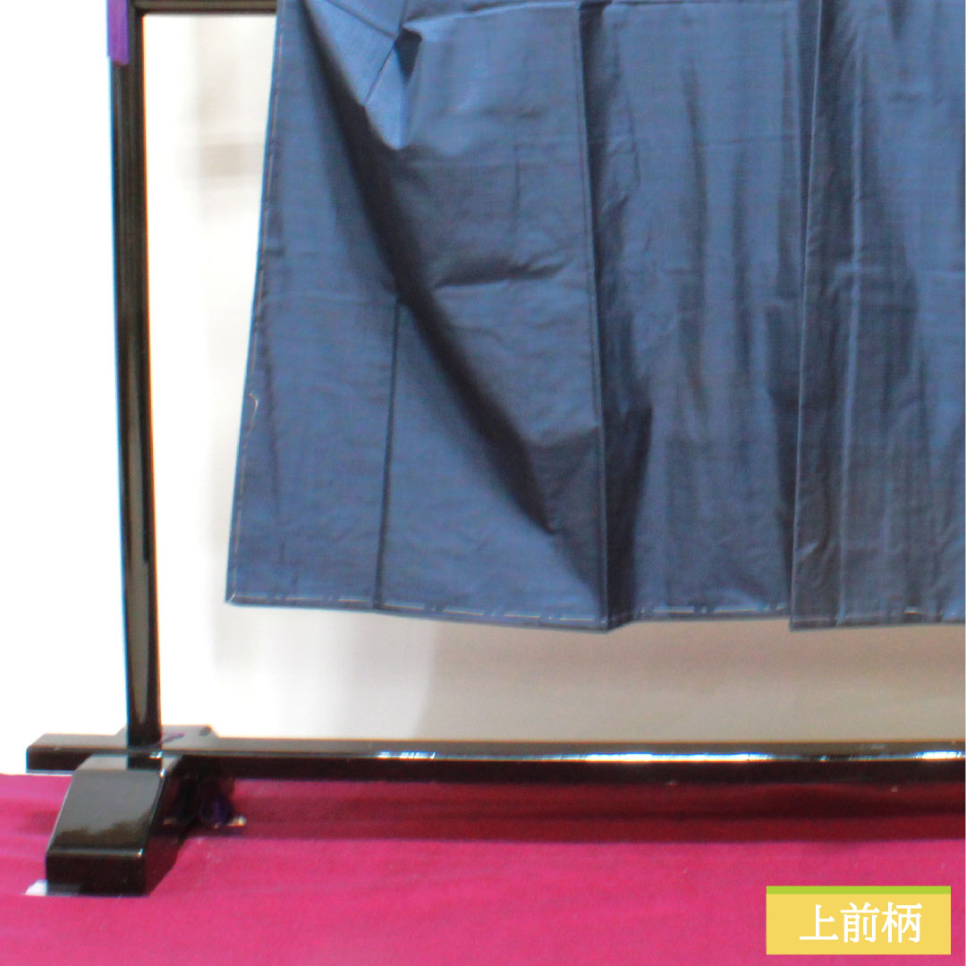 男物 正絹 身丈146cm 裄丈67.5cm  大島紬 100亀甲 しつけ糸付き 未使用品 Sランク 袷 紺系 1119000752418