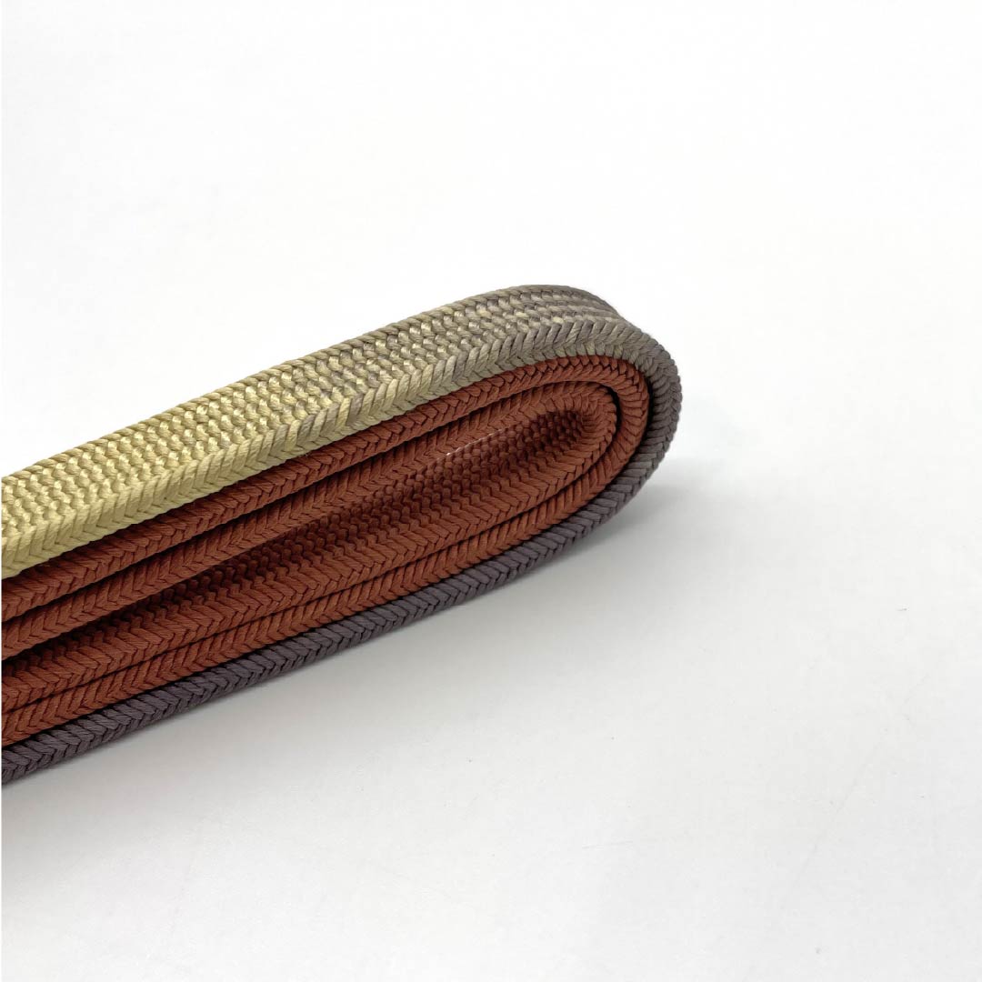 (新品)帯締め 正絹 NEWランク 弁柄色（べんがらいろ） 今鶴羽色（いまつるはいろ） 平田組紐 角朝遊玄染 長さ約166cm 幅約1.3cm カジュアル 茶系 1135005001314