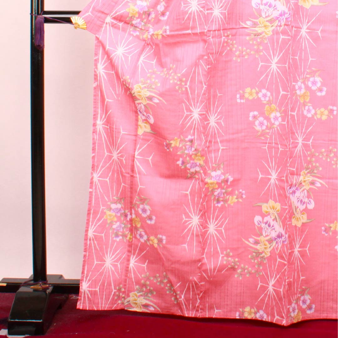 浴衣 長春色 菖蒲 撫子 麻の葉 木綿 Sランク 単衣 身丈167cm 裄丈66cm ピンク系 1118004202513