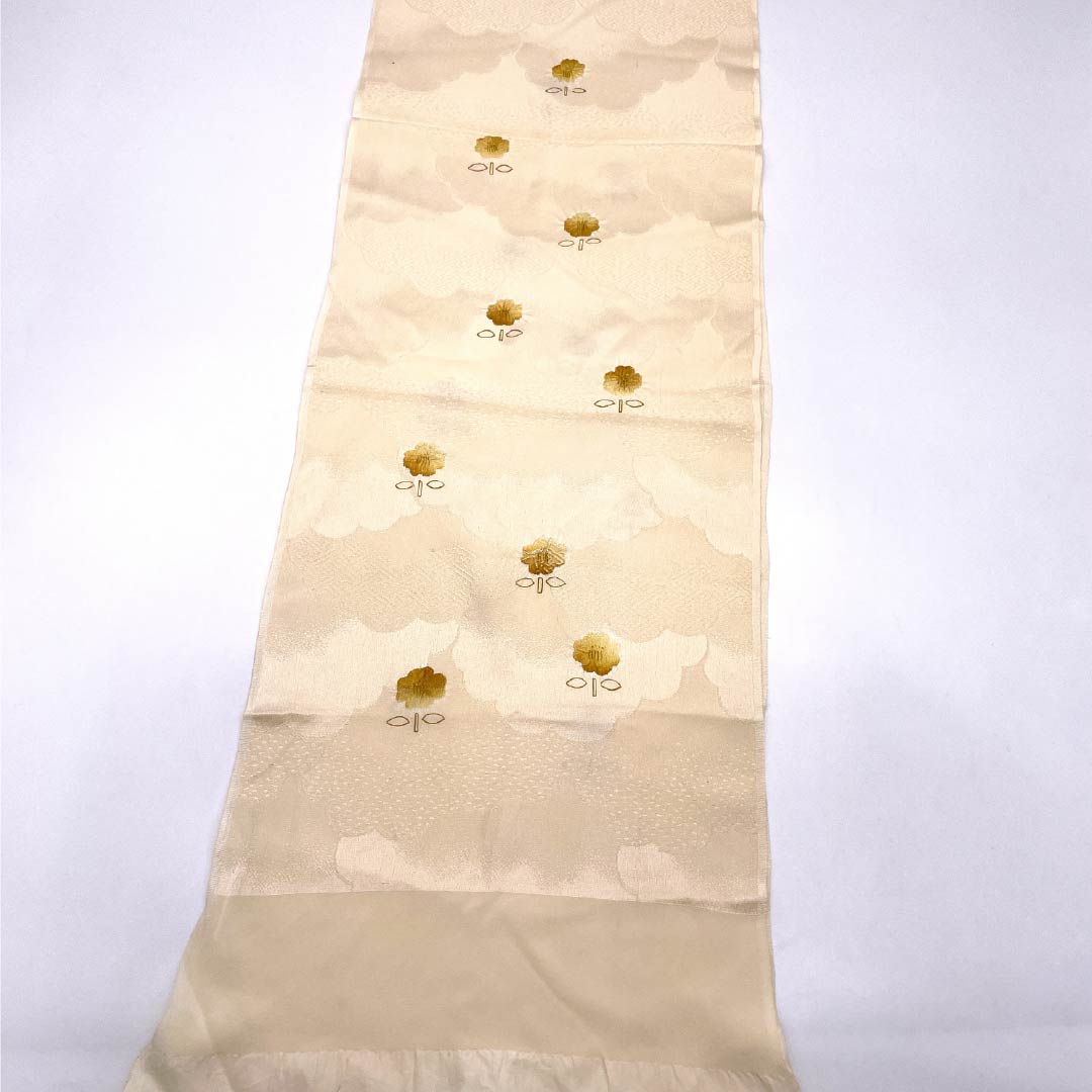 帯揚げ 正絹 Aランク セミフォーマル 薄肉色（うすにくいろ） 部分絞り 花 雲取り 長さ約170cm 幅約28cm 橙系 1136004503926