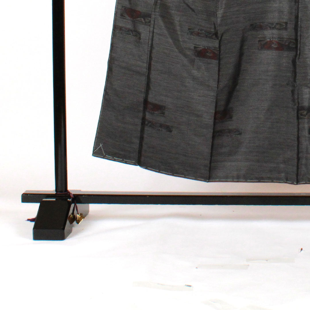 大島紬 身丈154.5cm 裄丈62cm 緯総絣 草花模様 正絹 Aランク 袷 黒系 1116001523210