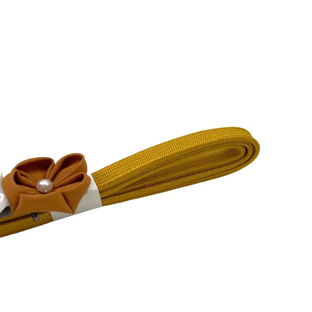 (新品)帯締め 正絹 NEWランク 三分紐 小麦色（こむぎいろ） 帯留め付き つまみ細工 日本製 長さ約135cm 幅約0.8cm カジュアル 茶系 1135006531314