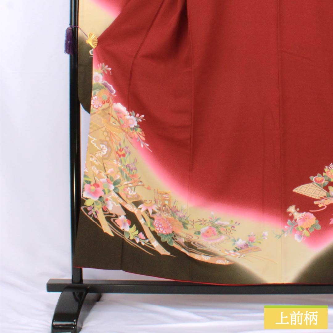 Kimono (Furisode) - S Rank - Pure Silk - Length 155.5cm - Sleeve Length 64.5cm - Lined - Shoenji-iro (Deep Crimson) - Kyo Yuzen - Imperial Carriage & Floral Patterns - Gold Couching Embroidery - Red - 1113002902312