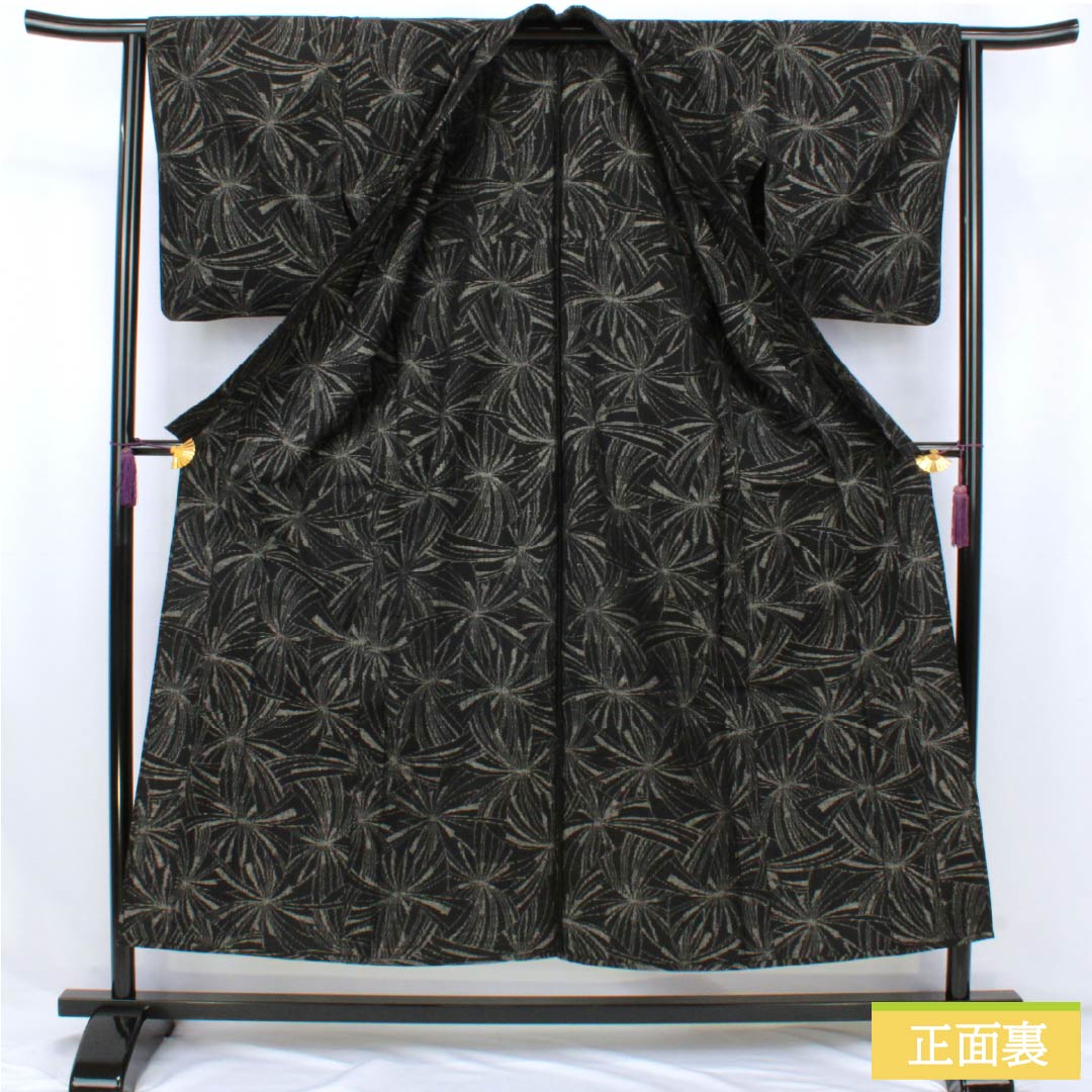 紬 正絹 Sランク 身丈152.5cm 裄丈63cm 絣 抽象模様 単衣 黒系 1116004292210