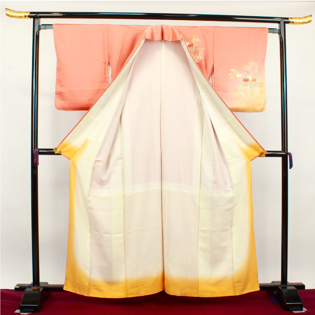 Homongi, pure silk, lined, length 161cm, sleeve length 63cm, coral color, Kyo-Yuzen, chrysanthemum, pine, A rank, orange, 1112002913426