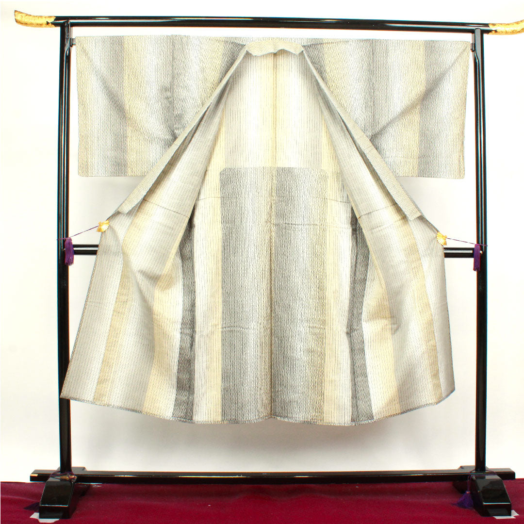 浴衣 男物 しつけ糸付き 未使用品 幾何学模様 木綿 Sランク 単衣 身丈138.5cm 裄丈71cm グラデーション系 1118003542199