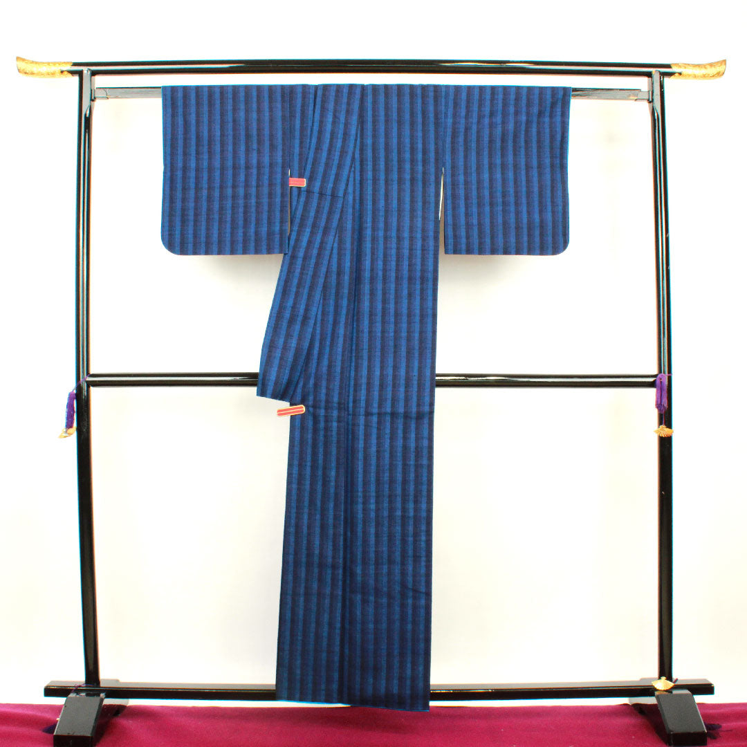 紬 身丈158.5cm 裄丈62.5cm 真綿 縞 正絹 Aランク 袷 紺系 1116002113318