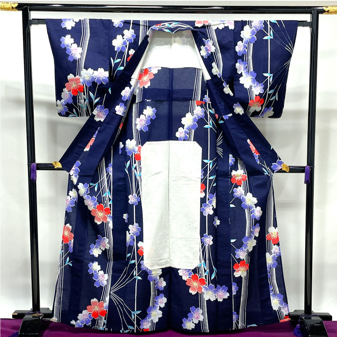 浴衣 しつけ糸付き 未使用品 濃紺色 桜 木綿 Sランク 単衣 身丈165.5cm 裄丈64.5cm 紺系 1118002342518