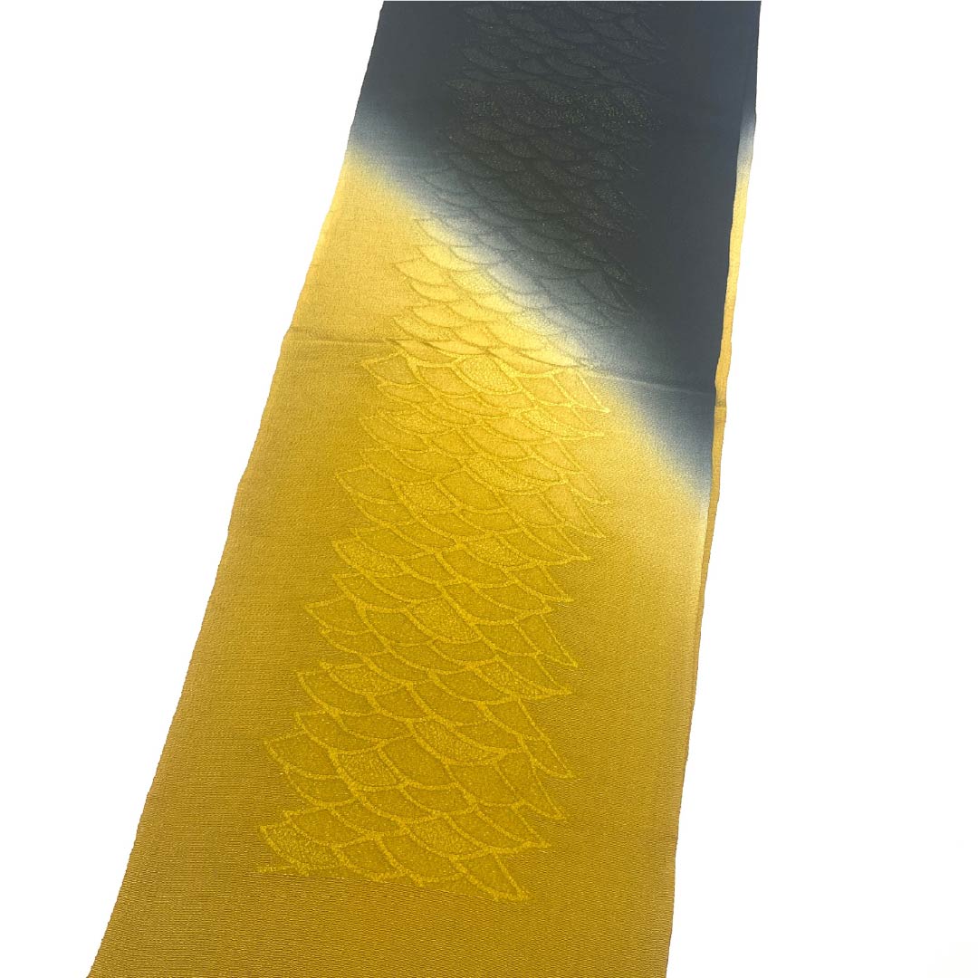 Semi-formal silk obiage (sash sash), S-rank, black and ochre, crepe fabric with a scale pattern, approximately 180cm long and 28.5cm wide, gradient finish. Product number: 1136001992999