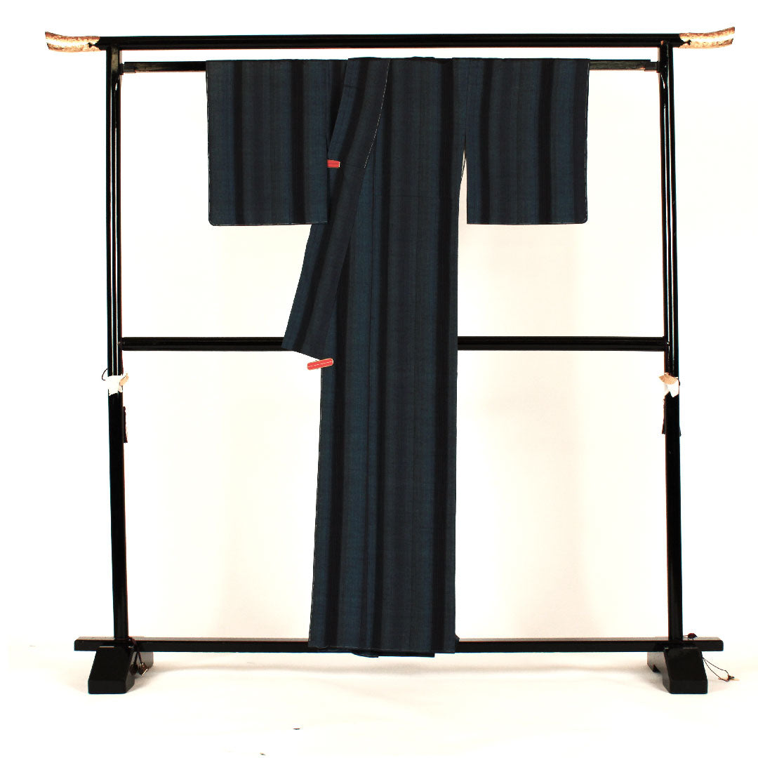 紬 身丈157.5cm 裄丈62cm 縞模様 手織り 正絹 Sランク 袷 紺系 1116001002318