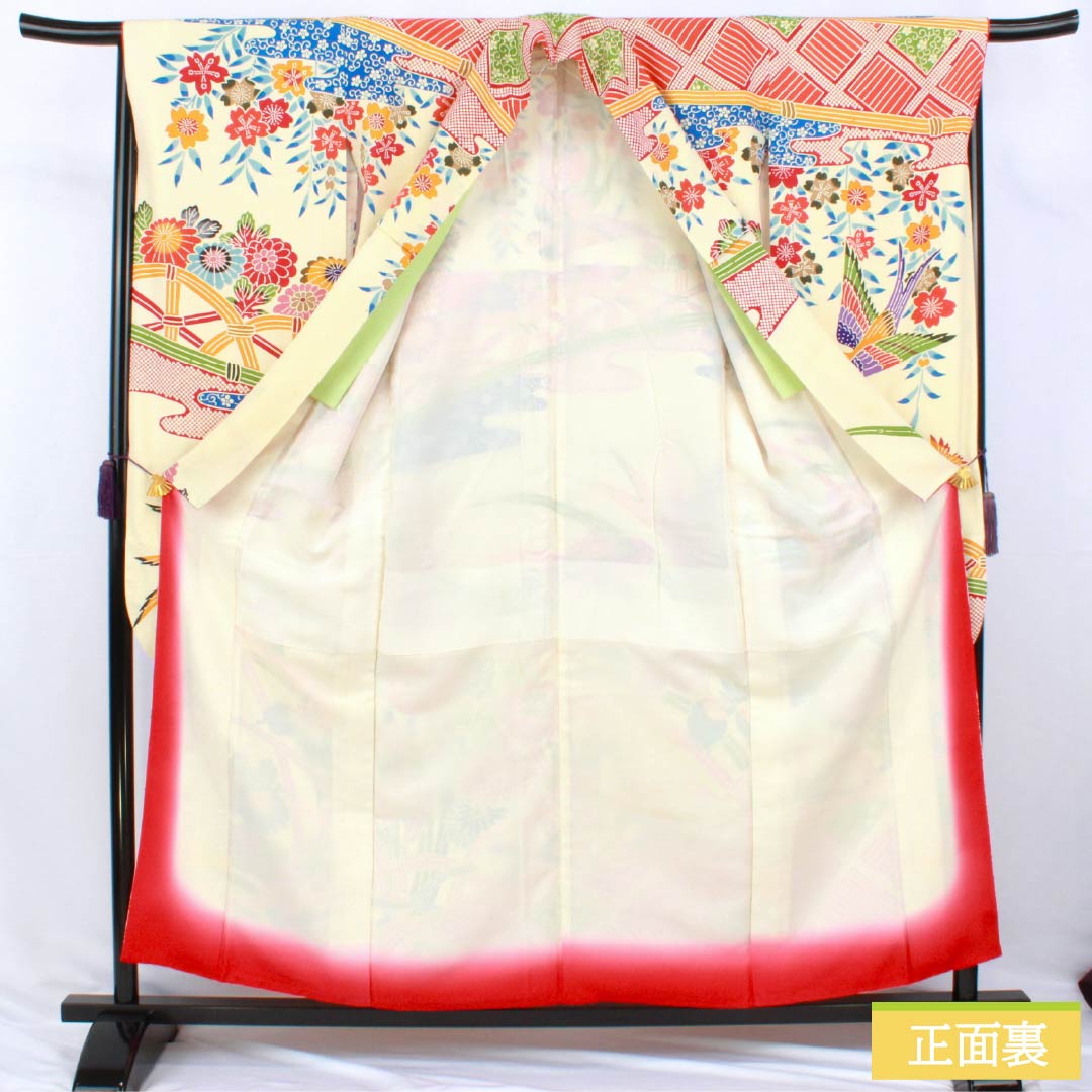 Kimono (Furisode) Pure Silk, Rank B, Length 156.5cm, Sleeve Length 66.5cm, Lined, Pale Eggshell Color (Usutamagoiro), Kyo-Bingata, Auspicious Motifs, with layered collar, Cream-colored, 1113002954315