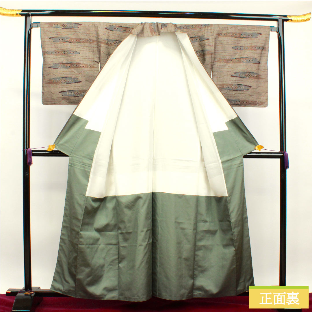 大島紬 正絹 身丈159cm 裄丈66.5cm  経緯絣 幾何学模様 Sランク 袷 茶系 1116002902314