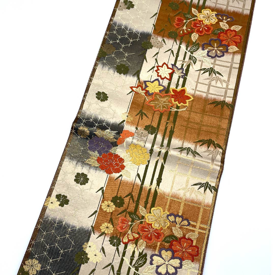 Fukuro Obi (sash) in off-white, with a checkered pattern of peonies, bamboo and cherry blossoms, obi length 426cm, pure silk, A rank, six-pass, semi-formal, gradation style, 1123007953399