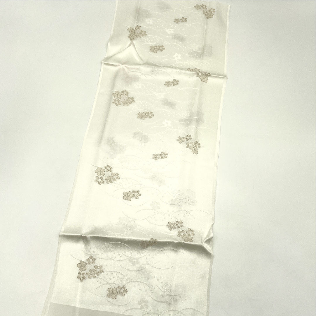 （新古品） 帯締め・帯揚げセット 正絹 NEWランク 乳白色（にゅうはくしょく） 留袖用 梅 芝草 長さ約160cm 幅約1.7cm フォーマル 白系 1141000381311