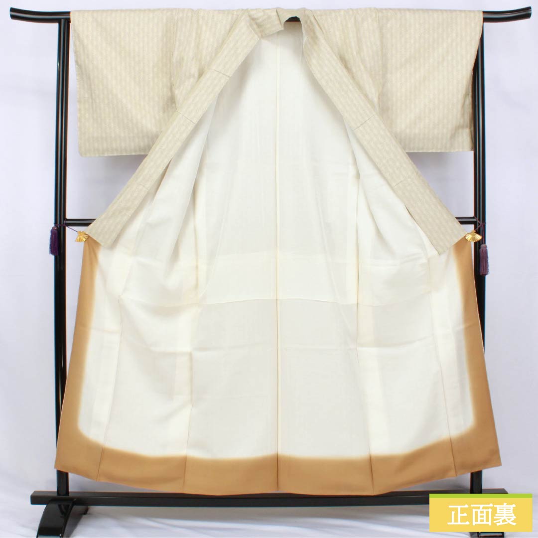 リサイクル着物】紬 正絹 Sランク 身丈155cm 裄丈64cm 薄卵色（うす