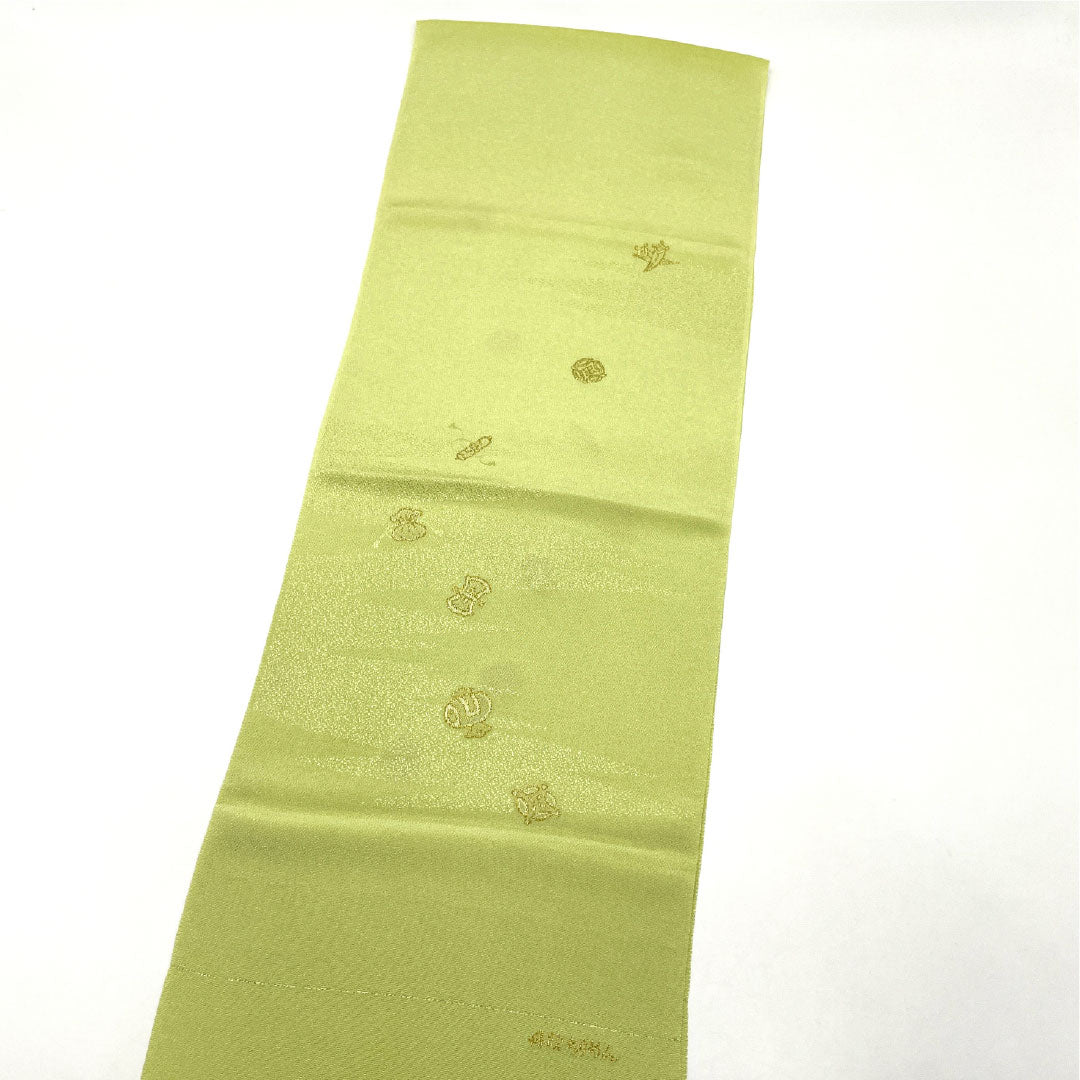 （新古品）帯揚げ 正絹 NEWランク セミフォーマル 薄柳色（うすやなぎいろ） 丹後ちりめん 宝尽くし 古典柄 長さ約170cm 幅約29cm 緑系 1136001351919