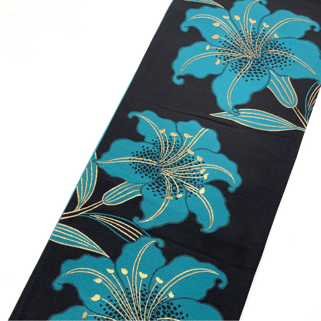 袋帯 草野一騎 百合 振袖用 作家物 黒色 帯丈440cm 正絹 Sランク 六通 セミフォーマル 黒系 1123004722310