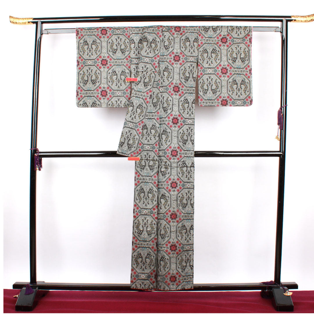 村山大島 身丈155.5cm 裄丈60cm 灰黄緑色 幾何学模様 正絹 Sランク 袷 グレー系 1116001752322
