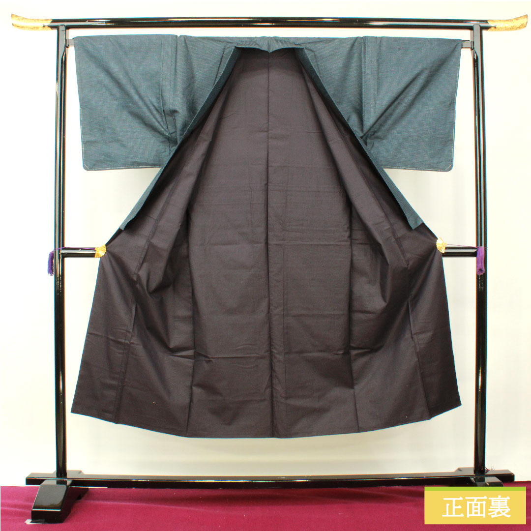 男物 正絹 身丈142.5cm 裄丈69cm 大島紬 100亀甲 亀甲模様 Sランク 袷 紺系 1119000832418