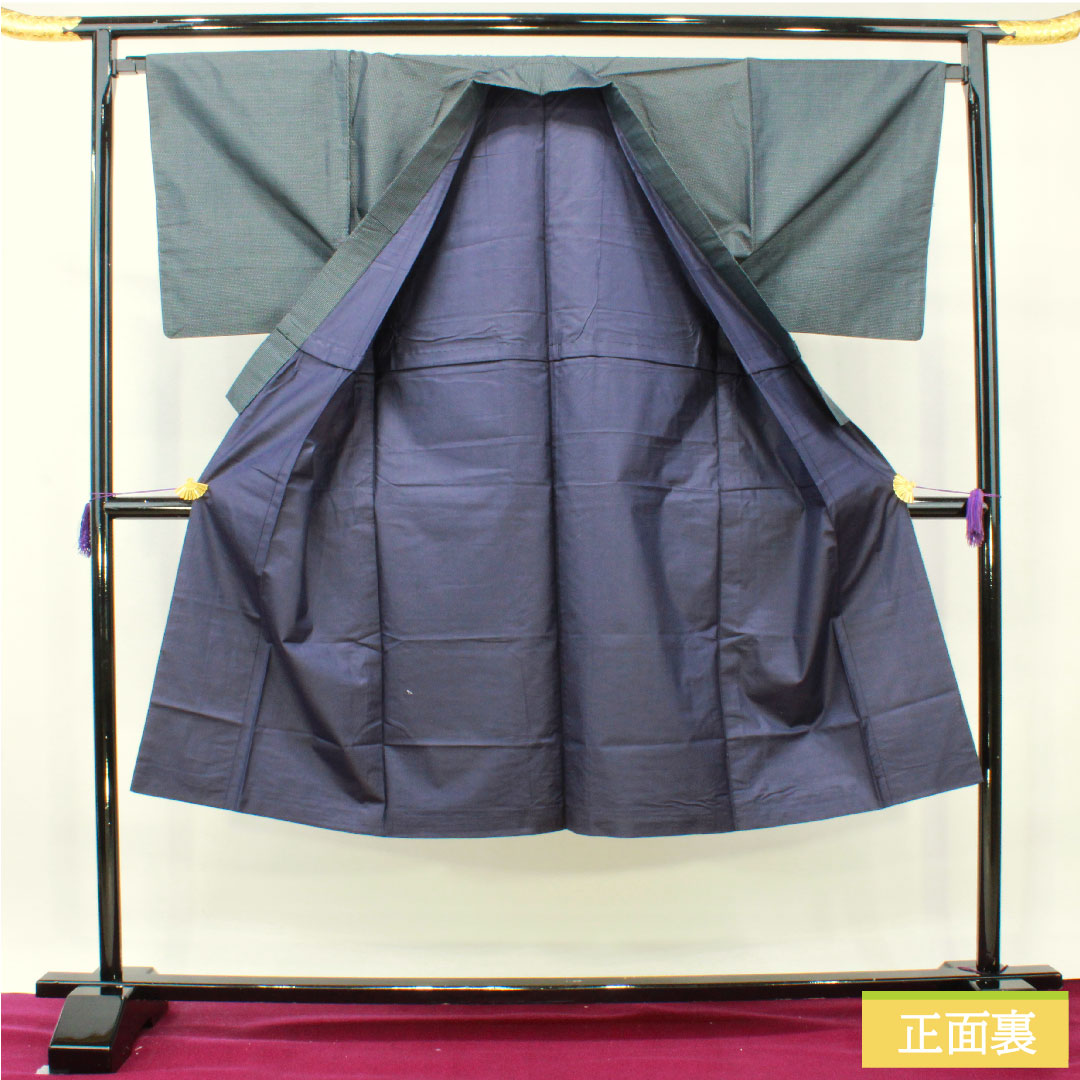 男物 正絹 身丈133cm 裄丈67.5cm  大島紬 幾何学模様 Aランク 袷 紺系 1119000773318