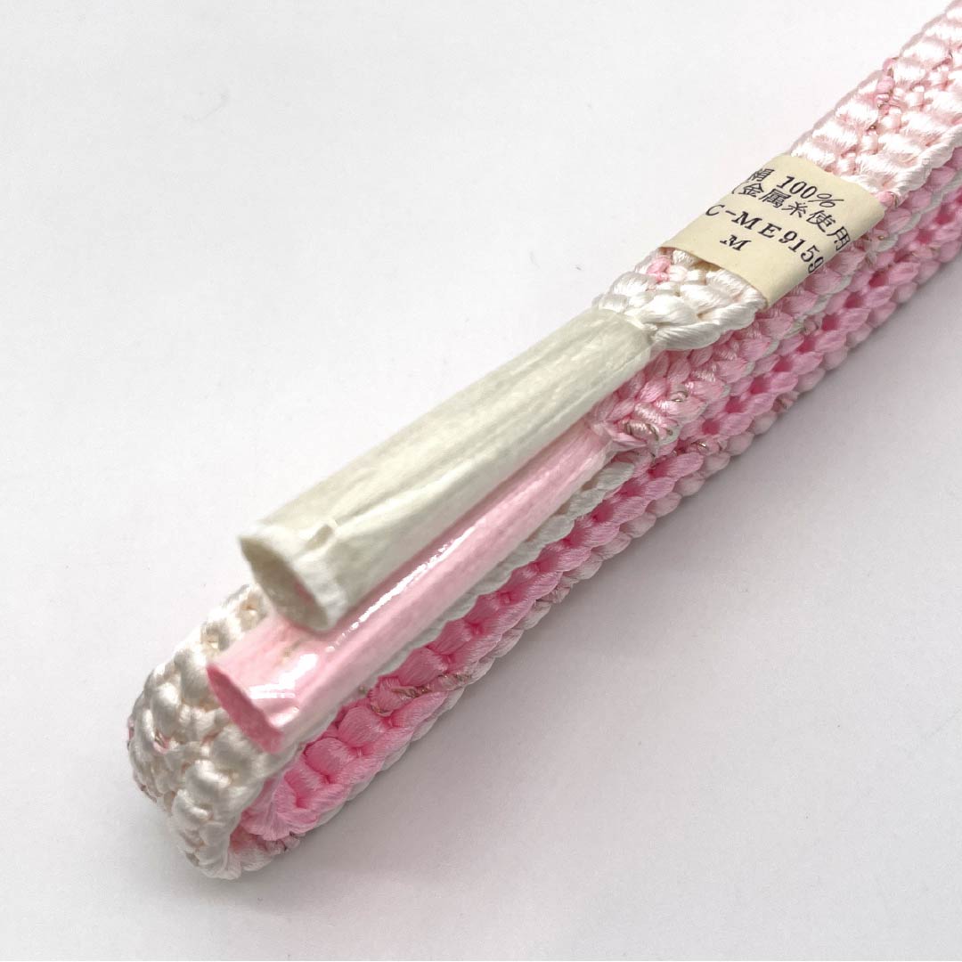 （新古品） 帯締め 正絹 四分紐 洎夫藍色（さふらんいろ） 金属糸使用 新古品 ぼかし 長さ約160cm 幅約1.5cm セミフォーマル NEWランク ピンク系 1135003011313