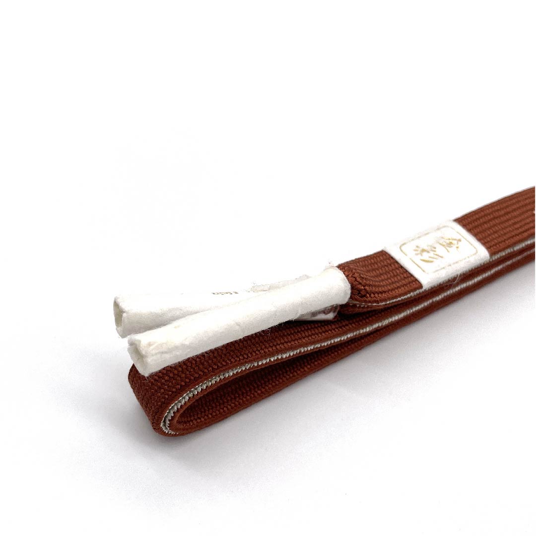 （新古品） 帯締め 正絹 四分紐 濃柿色（こいがきいろ） 金彩 金属糸使用 新古品 長さ約162cm 幅約1.5cm セミフォーマル Sランク 茶系 1135002772314