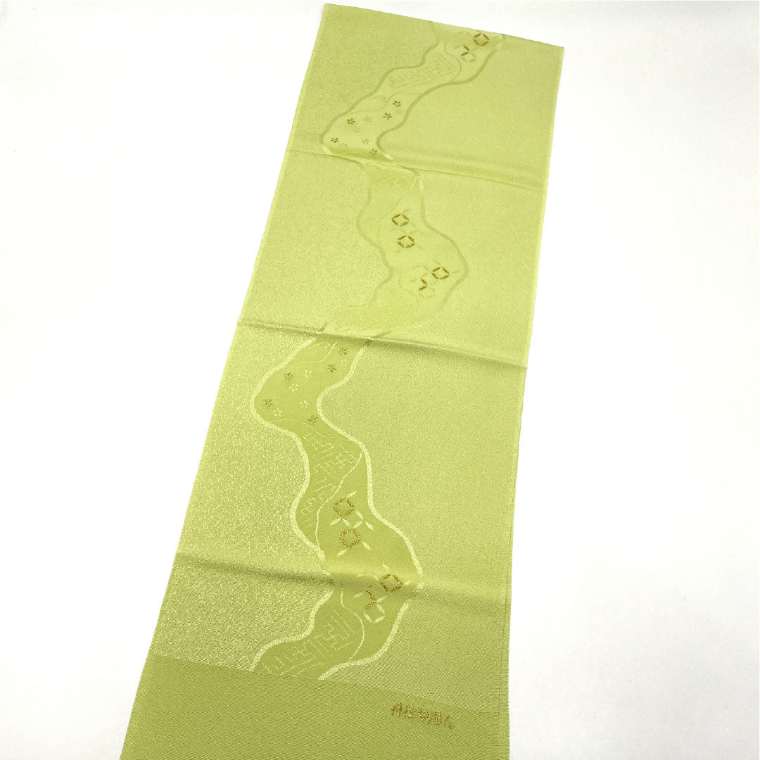 （新古品）帯揚げ 正絹 NEWランク セミフォーマル 薄柳色（うすやなぎいろ） 丹後ちりめん 流水 古典柄 長さ約168cm 幅約29cm 緑系 1136001321919