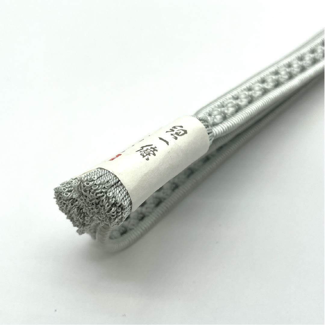 （新古品） 帯締め 正絹 四分紐 魚肚白色（ぎょとはくいろ） 平田組紐 夏用 単衣用 長さ約165cm 幅約1.3cm セミフォーマル NEWランク グレー系 1135003381322
