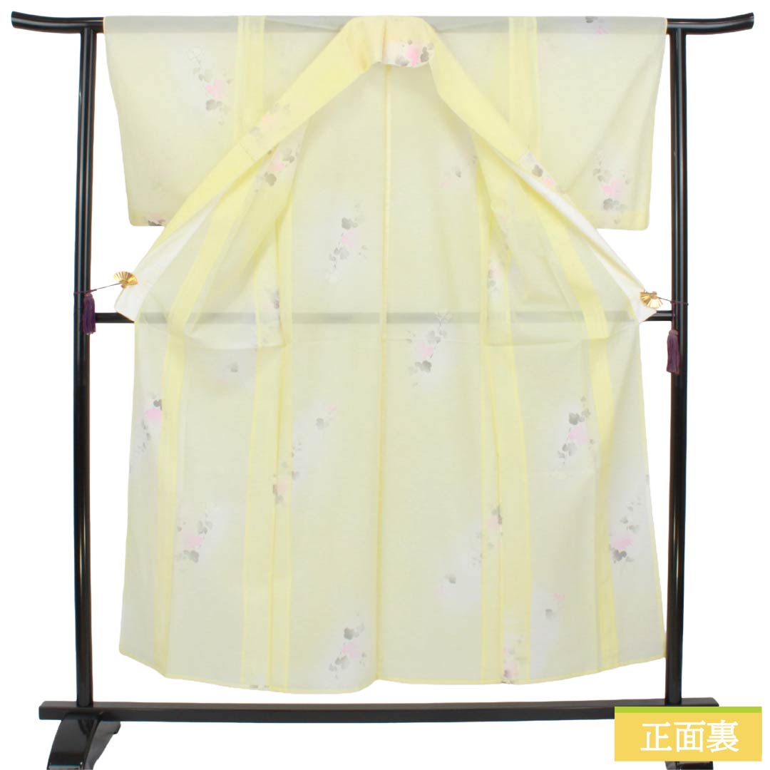 夏物 ポリエステル 小紋 Aランク 身丈153cm 裄丈62cm 淡黄色（たんこうしょく） 草花模様 洗える着物 絽 黄系 1132005283223
