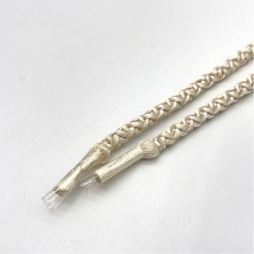 (New old stock) Obijime (belt fastener) Pure silk, off-white (kinari-iro) With obidome (belt fastener) Round weave Yamaseido Length approx. 125.5cm Width approx. 0.7cm Casual NEW rank White 1135003421311