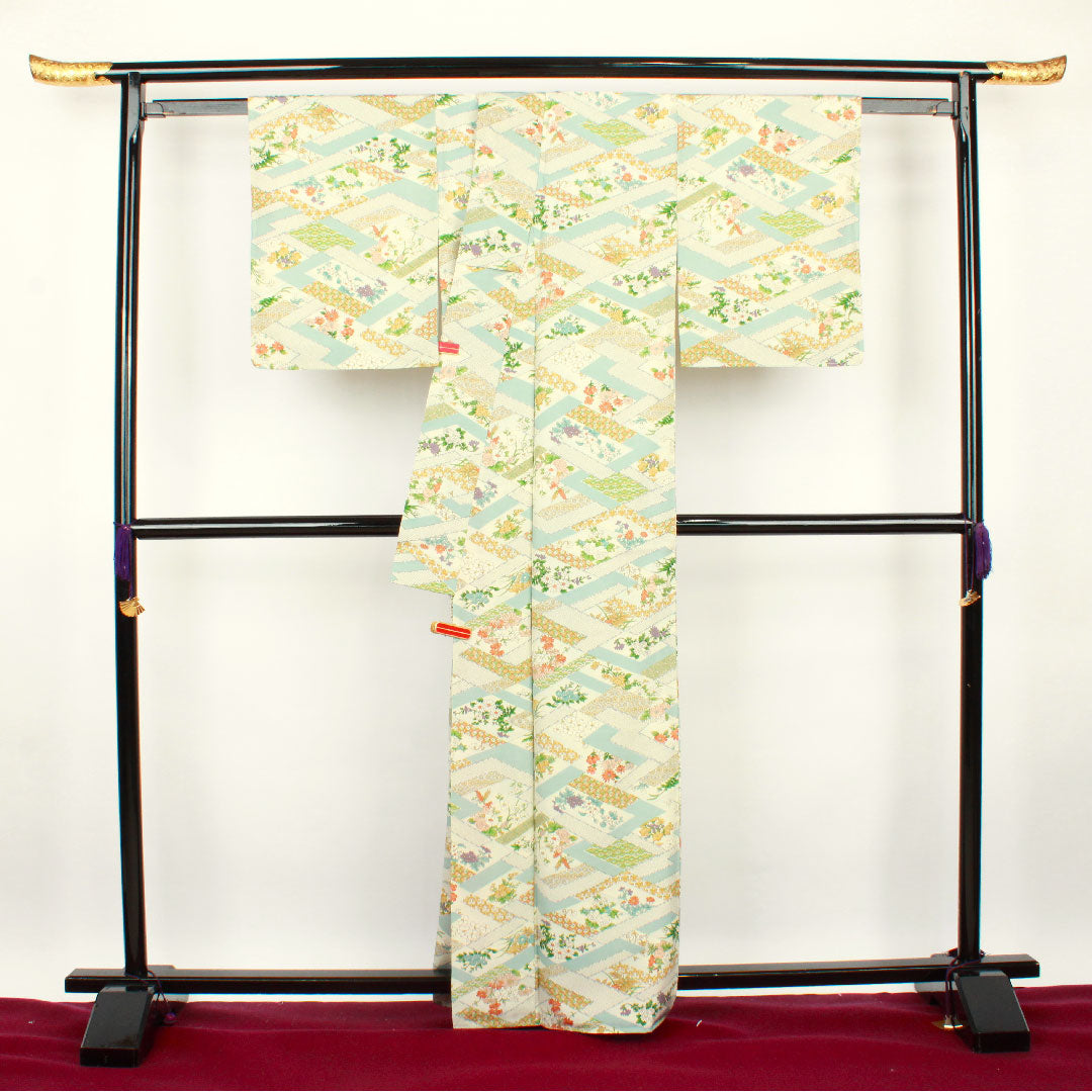 小紋 身丈163.5cm 裄丈64cm 袷  変り松皮菱 草花模様  正絹 Aランク 白系 1115002393411