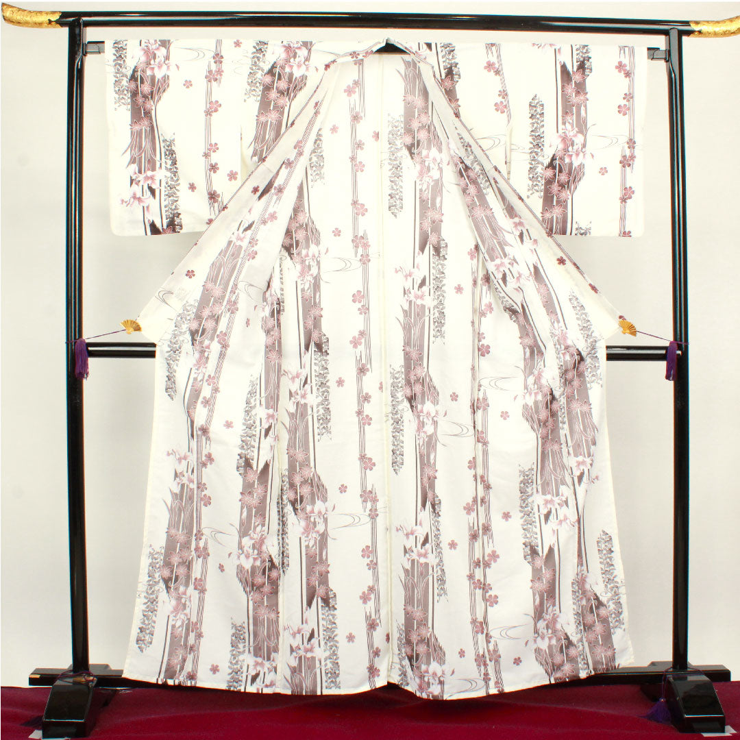 浴衣 桜 菖蒲 紅葉 木綿 Aランク 単衣 身丈161cm 裄丈66.5cm 白系 1118003203411