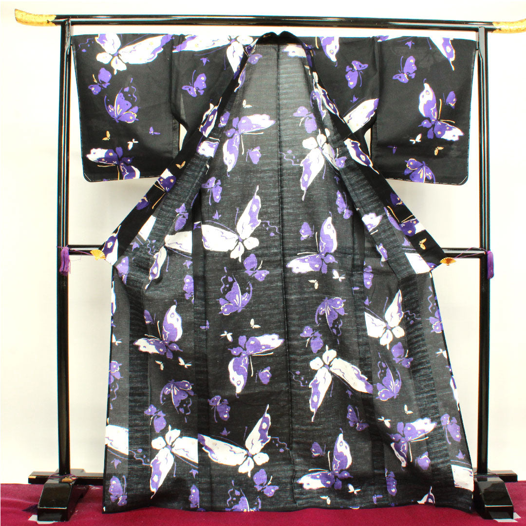 浴衣 しつけ糸付き 未使用品 蝶 木綿 Sランク 単衣 身丈173cm 裄丈72cm 黒系 1118003722610