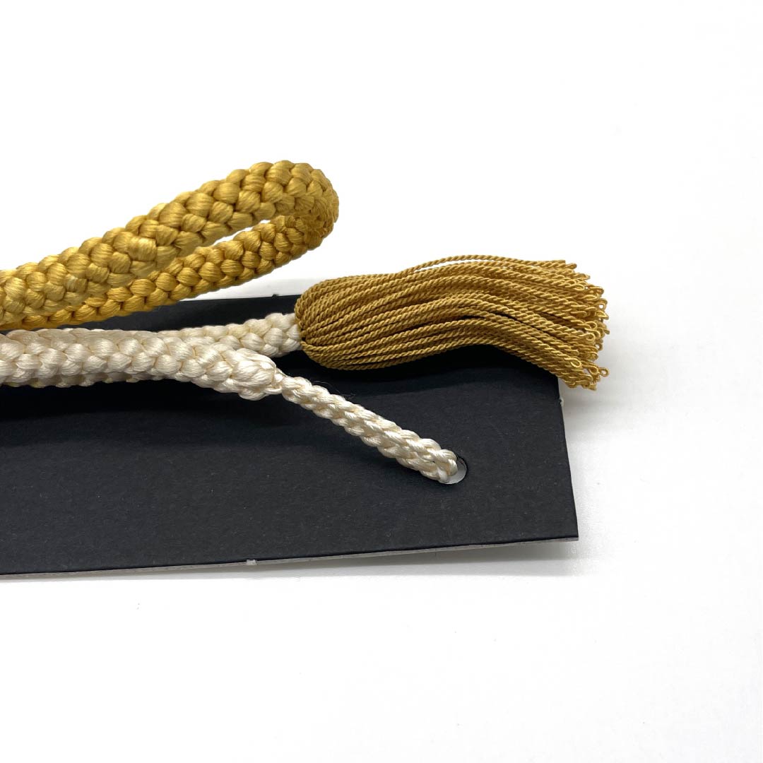 羽織紐 正絹 NEWランク カジュアル 黄土色（おうどいろ） 撚り房 もろ縄結び 蝶結び 丸組み 黄系 1121000121923
