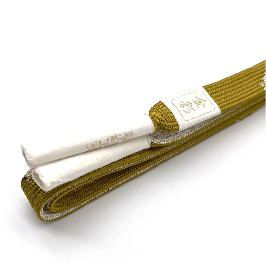 （新古品） 帯締め 正絹 四分紐 黄櫨色（はじいろ） 金彩 金属糸使用 新古品 長さ約162cm 幅約1.5cm セミフォーマル Sランク 黄系 1135002782323