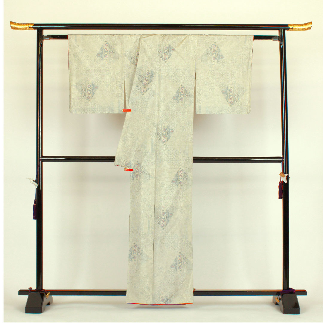 白大島紬 身丈163cm 裄丈66cm 花更紗模様 7マルキ 正絹 Aランク 袷 白系 1116000573311