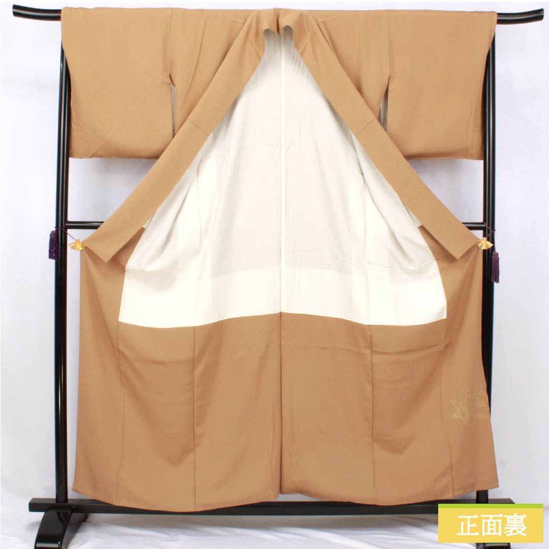 Iro-tomesode (colored formal kimono) made of pure silk, S rank, length 157.5cm, sleeve length 63cm, lined, clove-colored, with one crest, a circle with a hawk feather motif, floral motifs, Scotchgard, and brown accents. Product code: 1111002022314