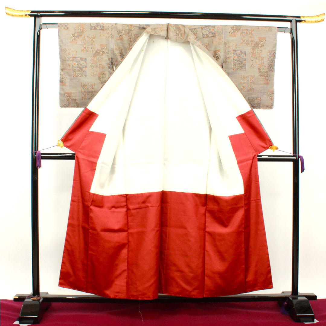 紬 身丈155cm 裄丈62.5cm 絹鼠色 抽象模様 しつけ糸付き 正絹 Sランク 袷 グレー系 1116002722322