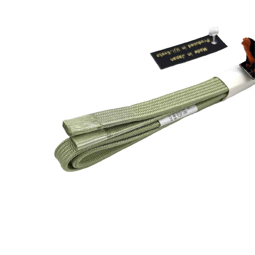 (新品)帯締め 正絹 NEWランク 三分紐 柳茶色（やなぎちゃいろ） 帯留め付き つまみ細工 日本製 長さ約135cm 幅約0.8cm カジュアル 緑系 1135006461319