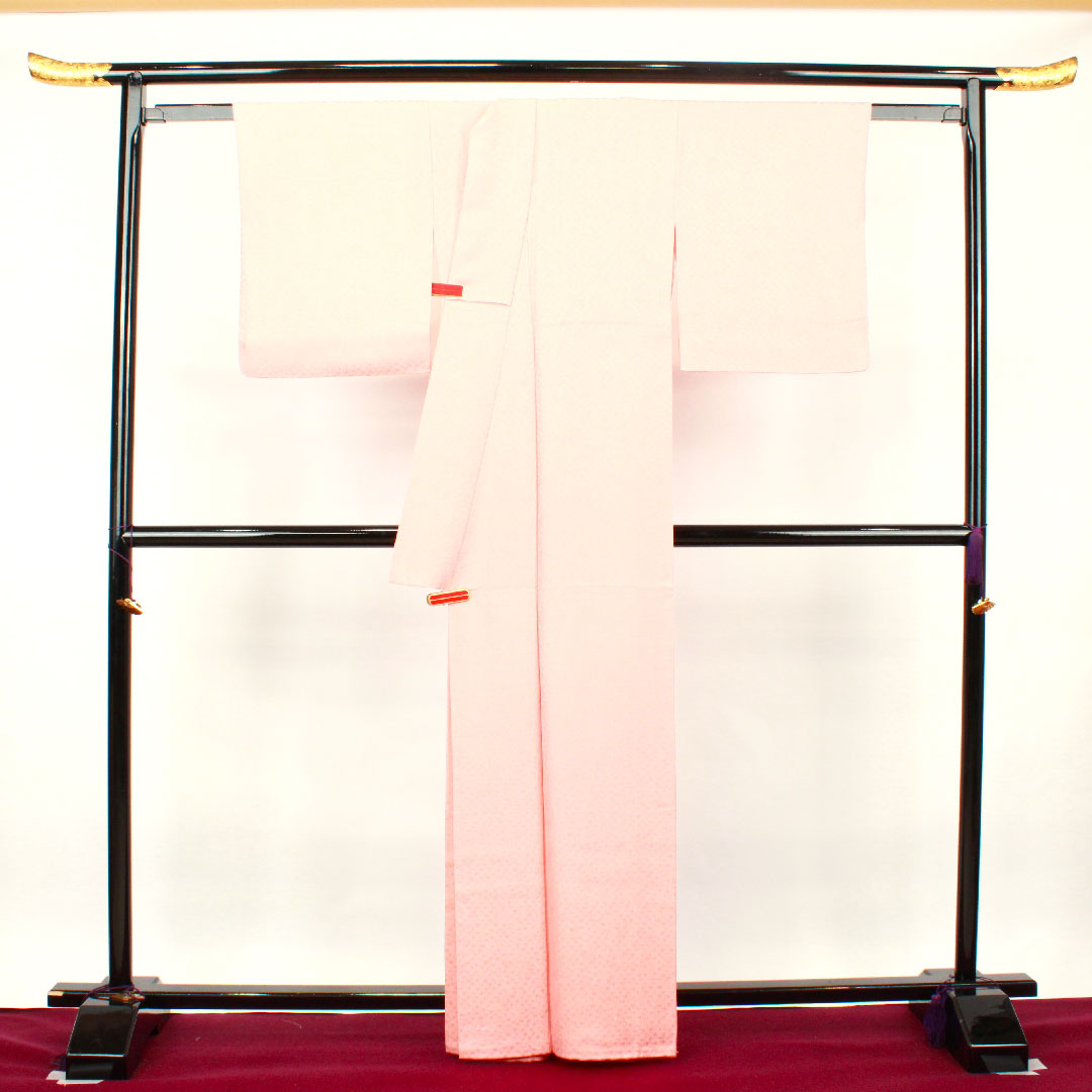 色無地 一重梅色 幾何学模様 金通し 梅鉢  身丈164.5cm 裄丈63cm 袷  正絹 Sランク ピンク系 1114000572413